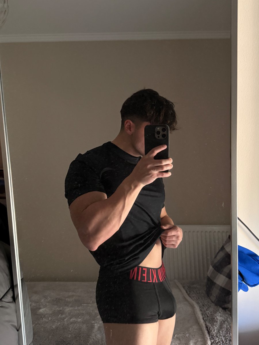 Williamof tweet media