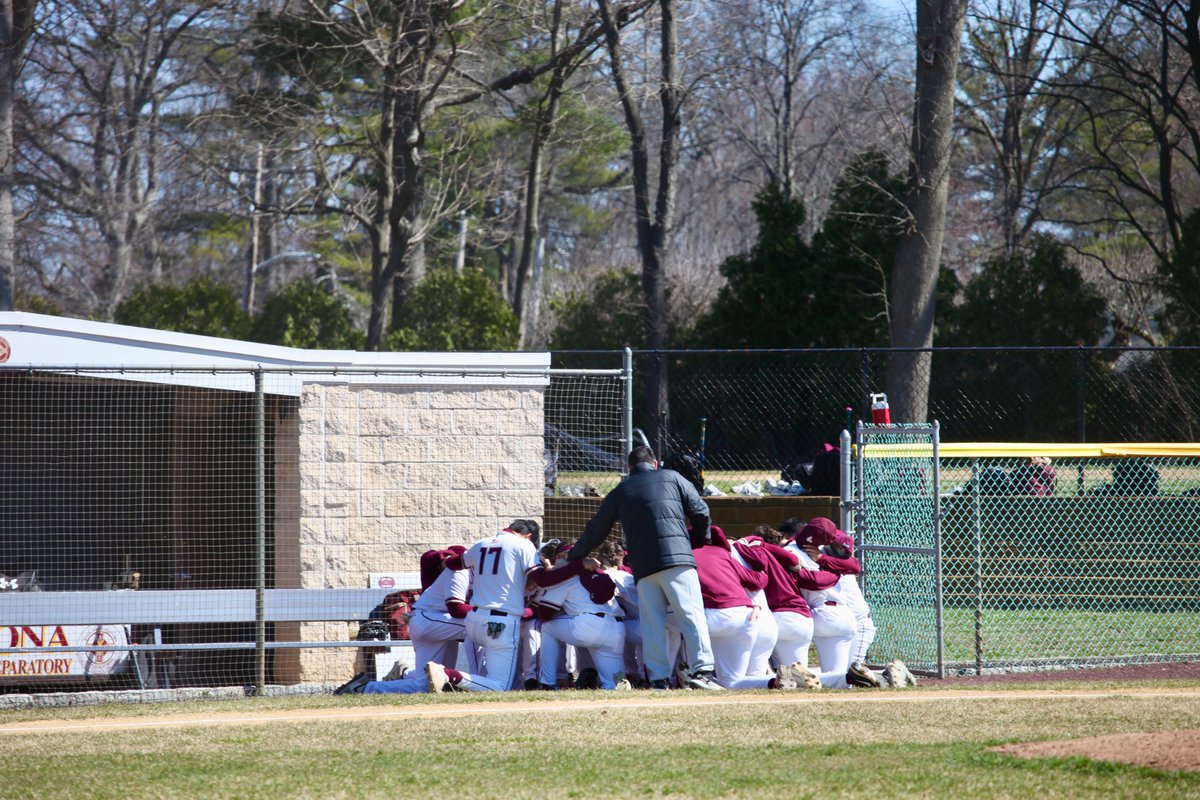 's tweet image. Spring is finally here ⚾️Excited to kick off another season with Iona Prep baseball—let’s get to work!  #SpringBall #IonaPrep #Classof2028
