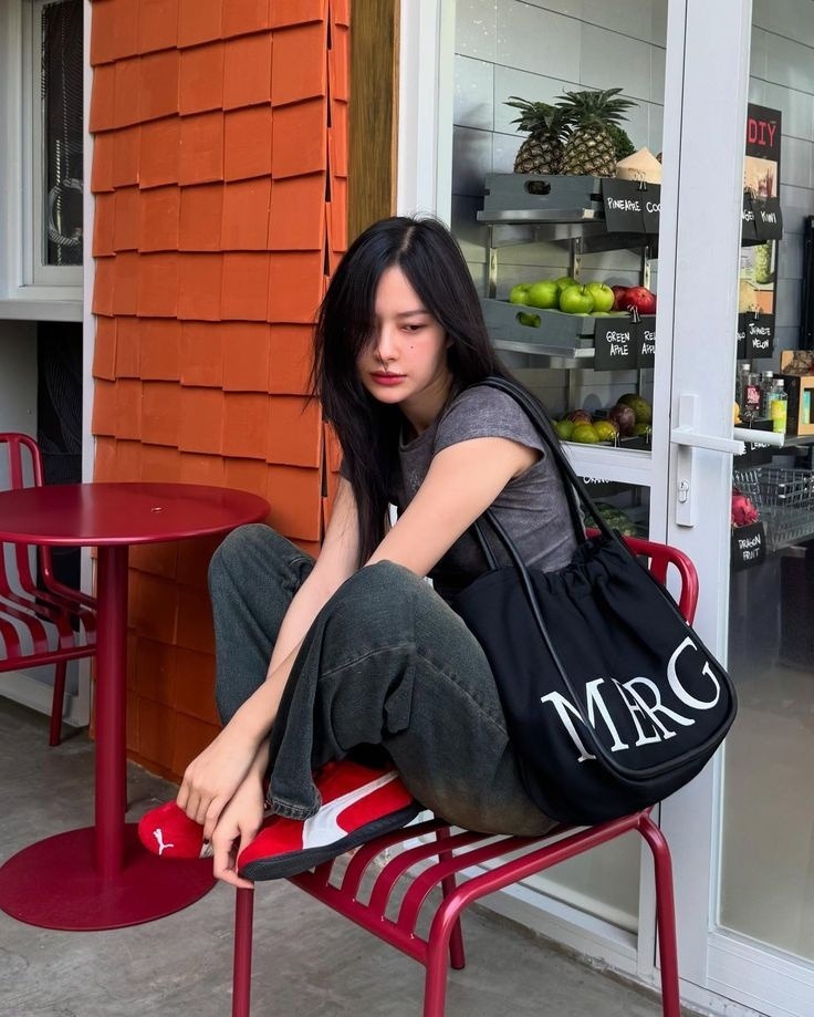 Base umum bisa follow @cornerfess tweet media