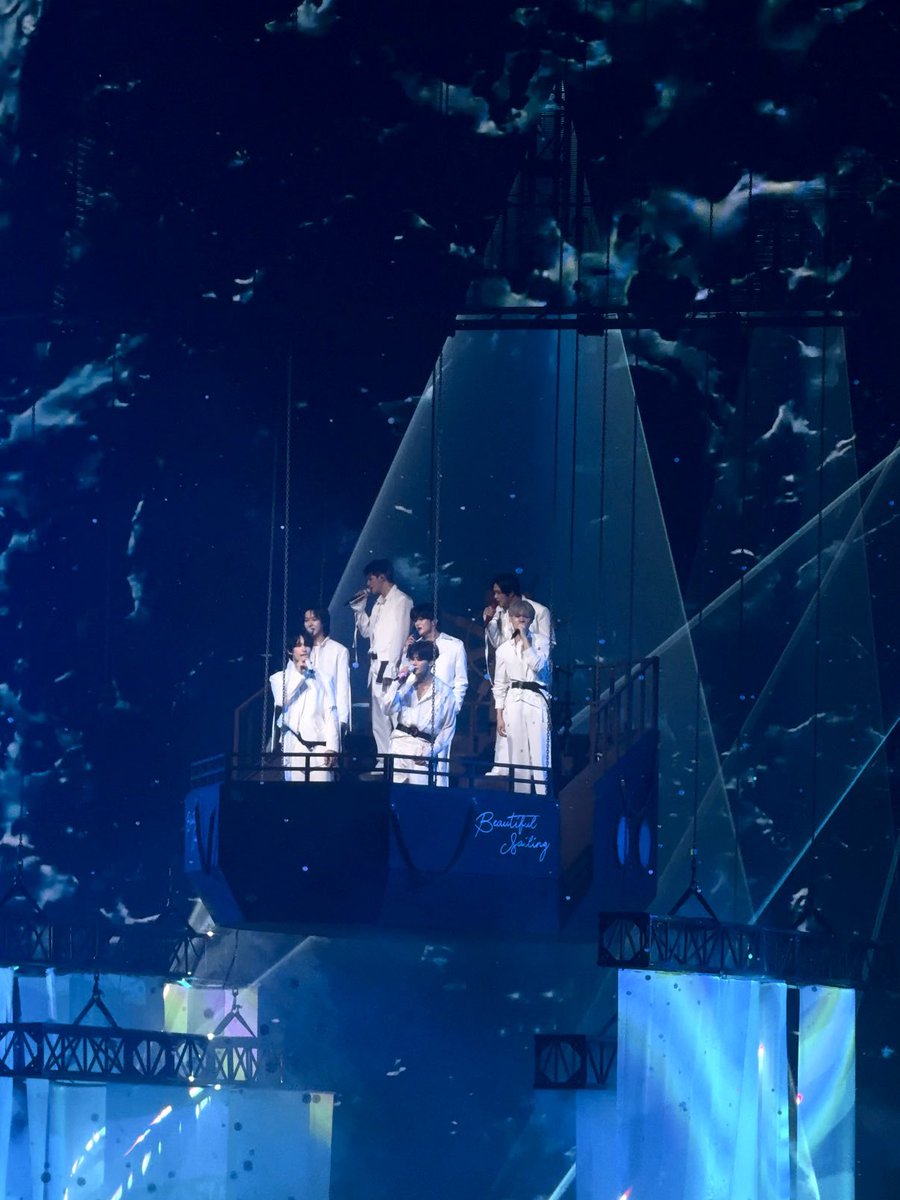 덩그리. tweet media