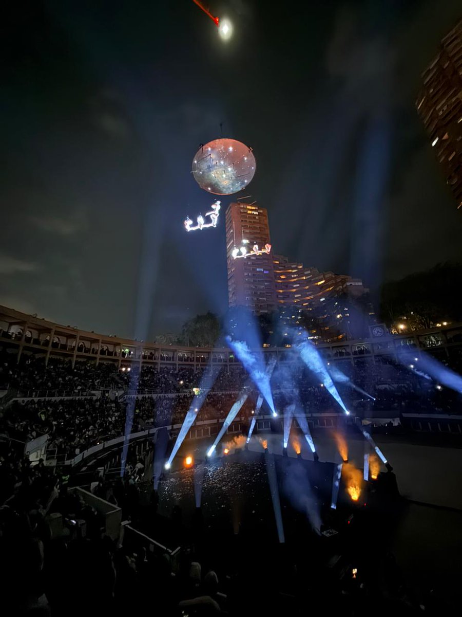 santitrujillo8's tweet photo. La magia del teatro y las artes vivas llegan de nuevo a Bogotá en Semana Santa. Bogotá se posiciona como una ciudad protagonista en la vida cultural de América Latina. Festivales al Parque, Monumentum, Bienal de Arte, Concurso de Violín y ahora el @FiavBogotá https://t.co/VHxzAJRWbF