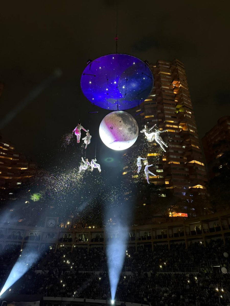 santitrujillo8's tweet photo. La magia del teatro y las artes vivas llegan de nuevo a Bogotá en Semana Santa. Bogotá se posiciona como una ciudad protagonista en la vida cultural de América Latina. Festivales al Parque, Monumentum, Bienal de Arte, Concurso de Violín y ahora el @FiavBogotá https://t.co/VHxzAJRWbF