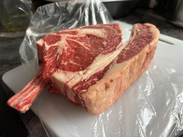 SamaHoole's tweet photo. "No artificial colours."
"No added sugar."
"100% natural."
"High in fibre."
"Heart healthy."

None of these are regulated to mean what you think they mean.

An actual steak has none of these labels.

Because it doesn't need them. https://t.co/ci88y6GZyx