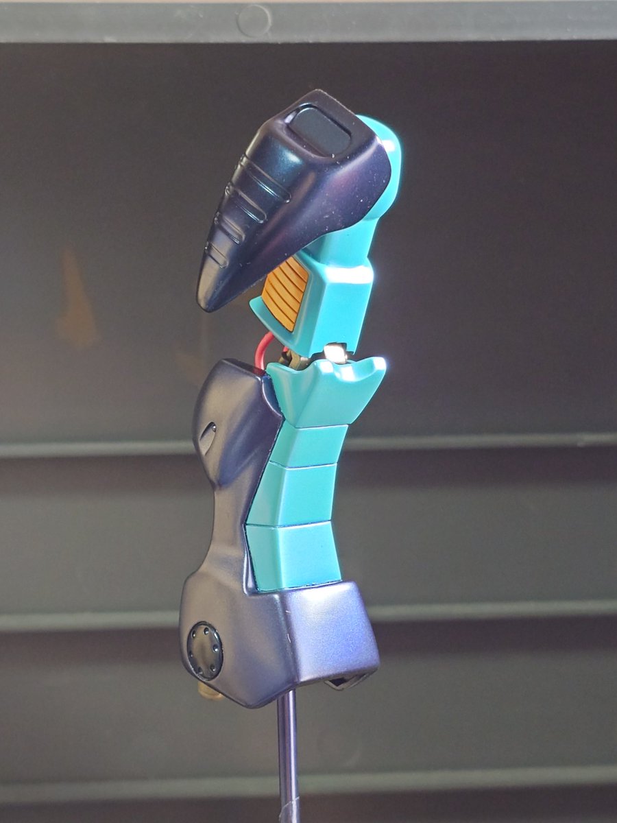 tzw3ayskz's tweet image. #プラモデル
#HM
#エルガイム
1/144 グルーン　この1週間ノドやられていて、難儀しました😵なんとか復調したので昨日今日で脛パーツ塗装＆細部の塗り分け等をちまちまやって、基本塗装終了しました😅　明日明後日で墨入れやリタッチして3月中完成を目指します😺