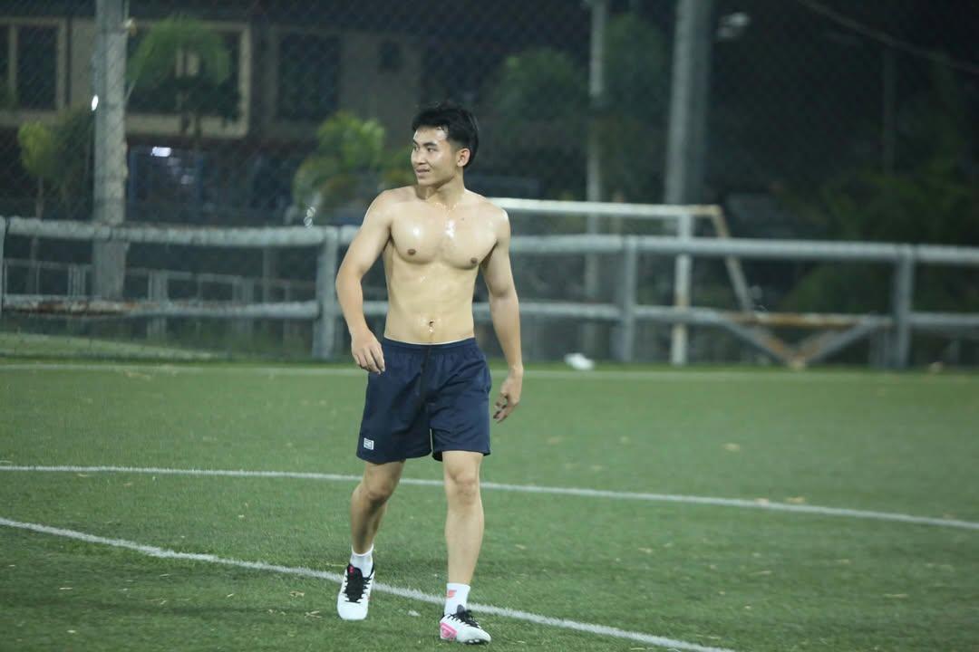 Kenneth Tapestery tweet media