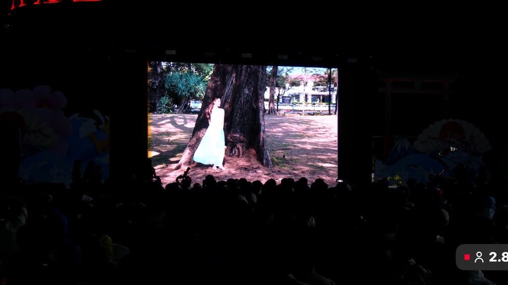 nongpawhere's tweet photo. ครบรอบหนึ่งปีงาน GE สรุปแพนเค้กประกาศทำ ฟตบ.เดี่ยวเล่มแรก เริ่สสสสสส ปีทองของชีมาก https://t.co/w3dFCeMPDQ