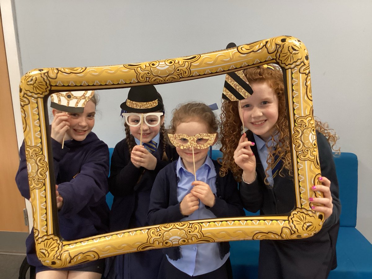 NewStevenstonPr's tweet image. Fun and laughter at the ‘Celebration Station’ with Mrs Scott on Friday. #promotingpositivebehaviour #celebratingsuccess 💙🙌💙