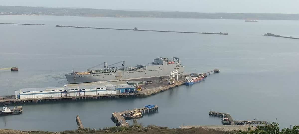 WarshipCam tweet media