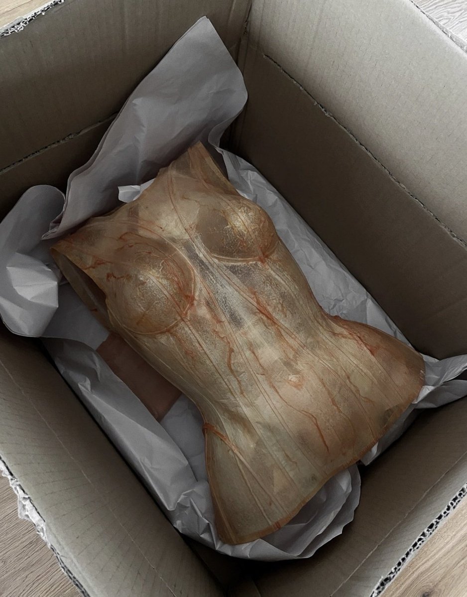 La Mode Unknown tweet media