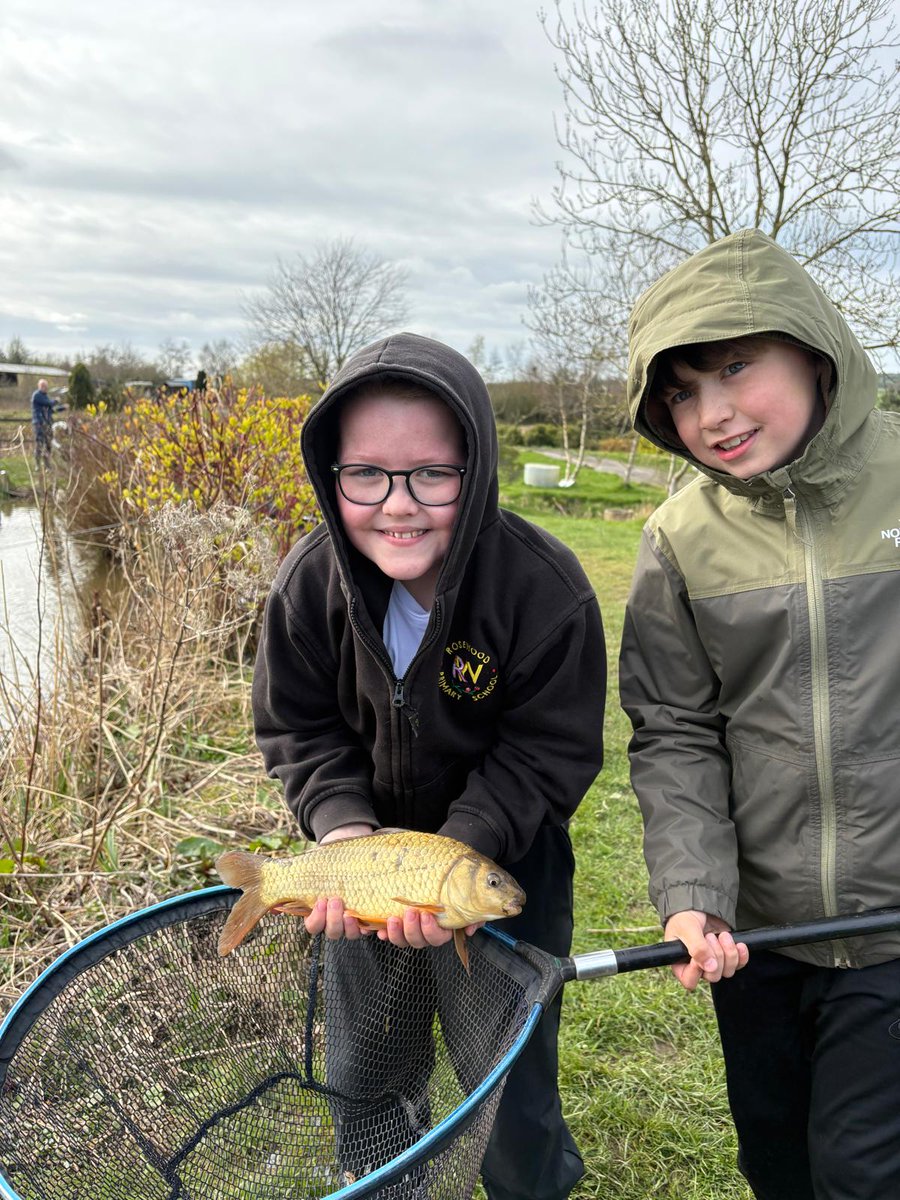 MSmed4's tweet photo. #TeamworkThursday🎣 with the wonderful children and staff from @BarrowfordSch and @rosewoodburnley. These children continue to impress us every week with their teamwork, increasing knowledge, resilience, patience, and their positive attitudes and support for each other. Superb!😊 https://t.co/QE4ue7tLcS