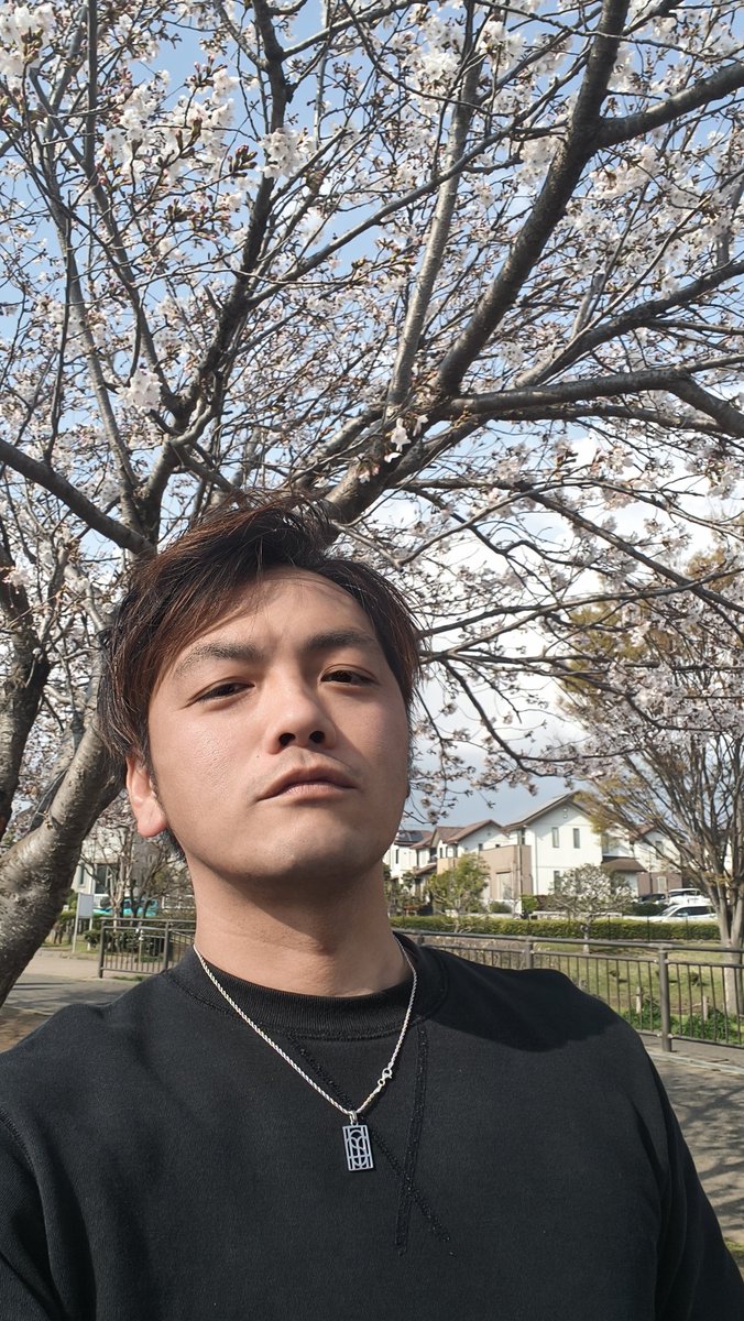 YUKIHIRO031300's tweet photo. お久しぶりです
今日は花見を楽しみました。
まだ満開ではなかったのですが
とてもいい1日を過ごせました。

今月か、来月辺りからYouTubeチャンネルを開きます。
このままいけば私たちの問題は闇に埋もれると思うのでその前に真実とか、まだ言いたい事を言えてない人の発散の場   であったり
性被害者でも楽しく普通に生きてるぞ！！
みたいな感じで私を筆頭になんかそんな感じで頑張らず普通にゆるっとやっていきます。
被害ばかりを言う事が目的ではなく
もっと明るい感じのやつでゆるっとやっていきたいと思っています。

メンバーは
今のところ   
大島幸広
長渡康二
志賀泰伸 
中村一也
二本樹 顕理
です。
その時々でコラボであったりで
やっていきたいと思っています。
元   。の人達ばかりで需要はないかもわかりませんが 、観ていただけたらありがたいです。

 #ジャニーズ性加害問題
 #ジャニーズ事件は終わらない
  #セクハラ
 #スマイルアップ
 #ジャニーズ