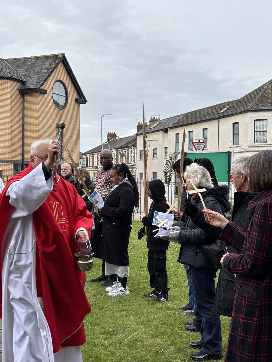 StSaviourCF24's tweet photo. “All glory, laud, and honour to thee, Redeemer, King!
To whom the lips of children made sweet hosannas ring.”

#PalmSunday2026
@SouthCardiffMA https://t.co/zQ6rR3n0In