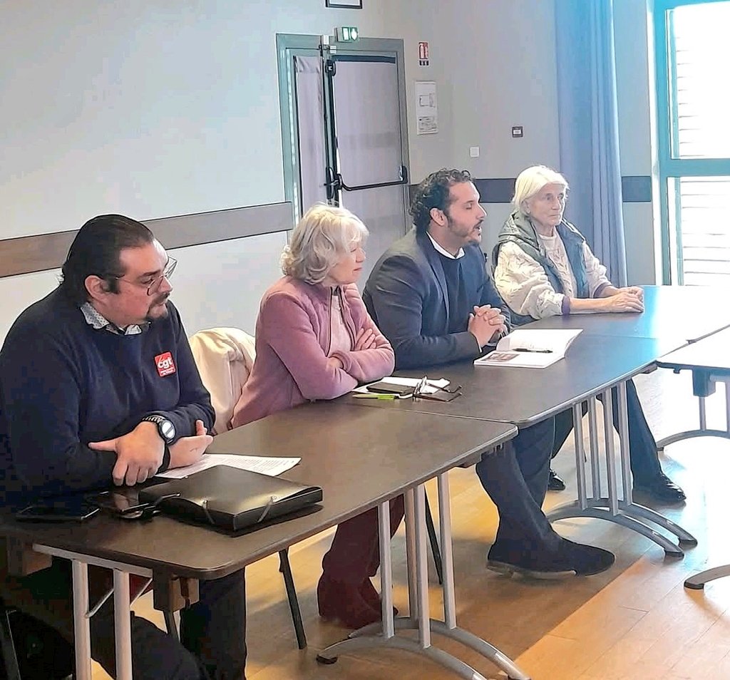 EmbaCubaFrancia's tweet image. 🇨🇺✊️🇫🇷Journée de solidarité avec Cuba en 📍Corrèze

L’association «Corrèze Cuba Estrella», des représentants du @PCF, section locale #CGT Tulle, @mvtpaix ont transmis des messages de soutien à Cuba face a l'intensification des hostilités du govt USA ⤵️ #CubaNoEstáSola