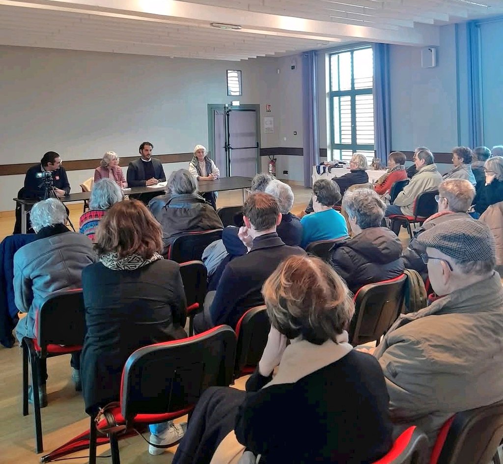 EmbaCubaFrancia's tweet image. 🇨🇺✊️🇫🇷Journée de solidarité avec Cuba en 📍Corrèze

L’association «Corrèze Cuba Estrella», des représentants du @PCF, section locale #CGT Tulle, @mvtpaix ont transmis des messages de soutien à Cuba face a l'intensification des hostilités du govt USA ⤵️ #CubaNoEstáSola