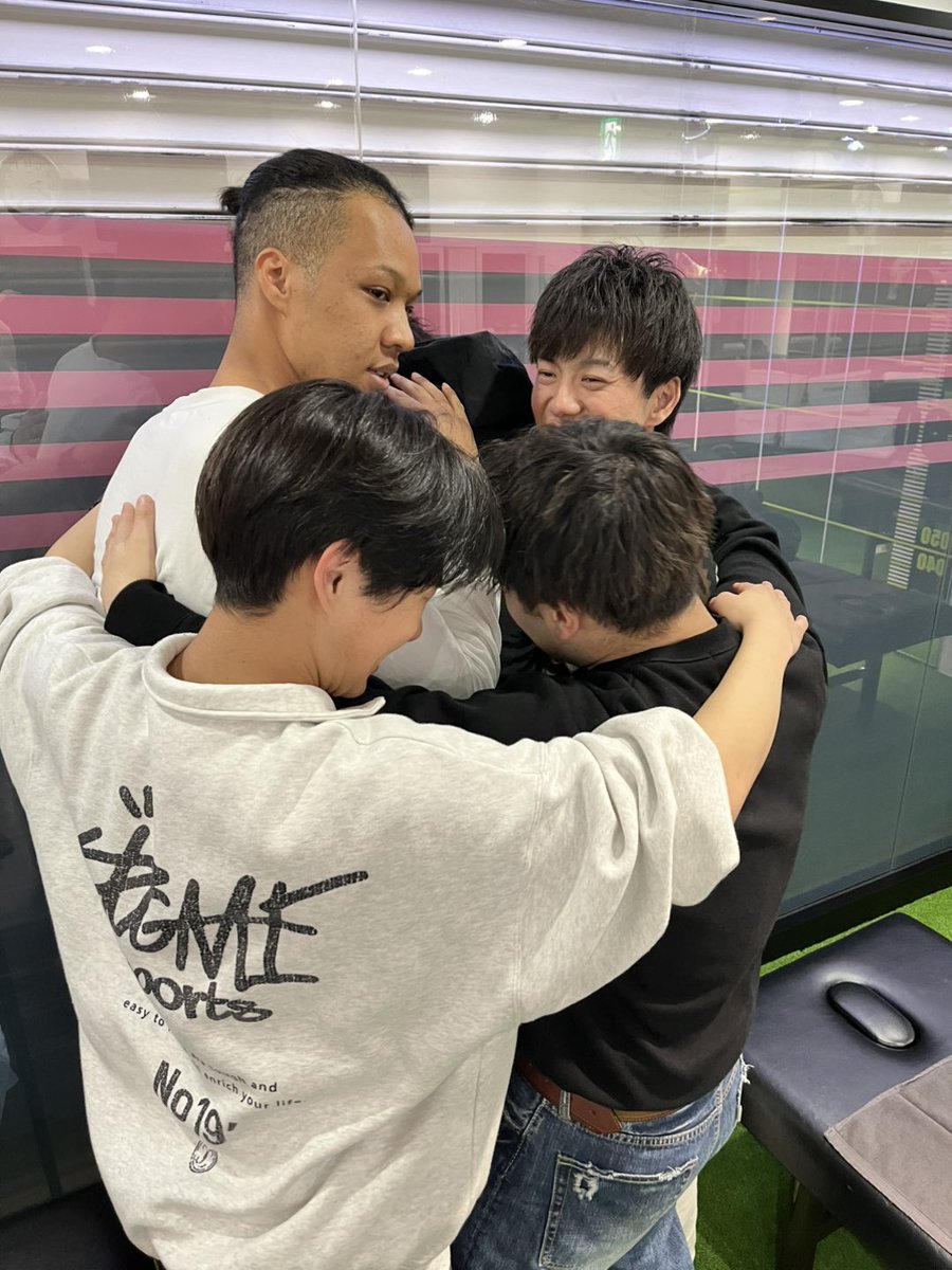 在原ケイ tweet media