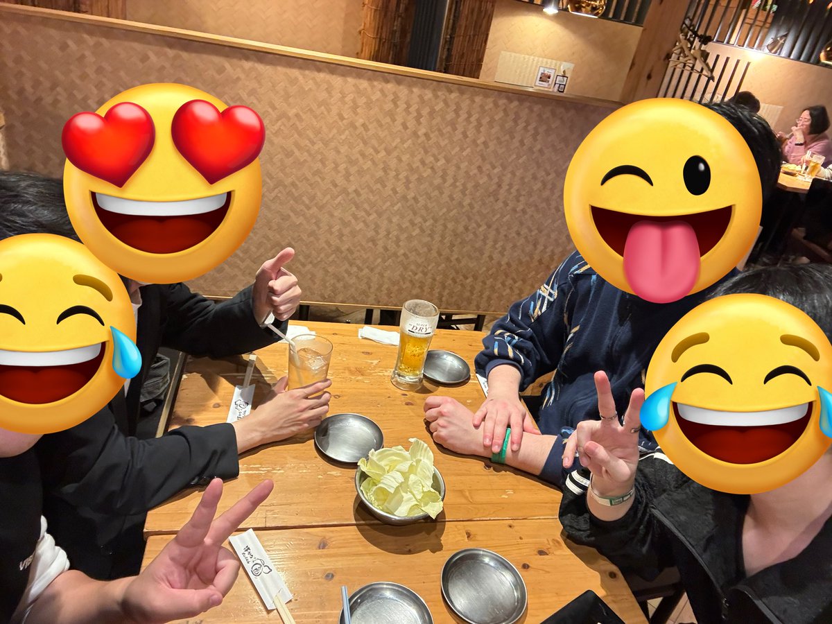 ヤーカー tweet media