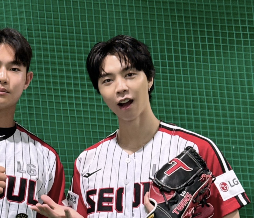yomeseungkwan's tweet photo. おくちの開き方が「ﾊﾟｶｯ」としており非常に 𝑰𝒕'𝒔 𝒔𝒐 𝒄𝒖𝒕𝒆. https://t.co/rN9mvjaYNz
