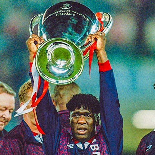 Clarence Seedorf is still the ONLY player to ever win the Champions League with 3 different clubs! 

• Ajax - 1994/95 
• Real Madrid - 1997/98
• Milan - 2002/03, 2006/07 

Happy birthday to a legendary midfielder. 🇳🇱👏