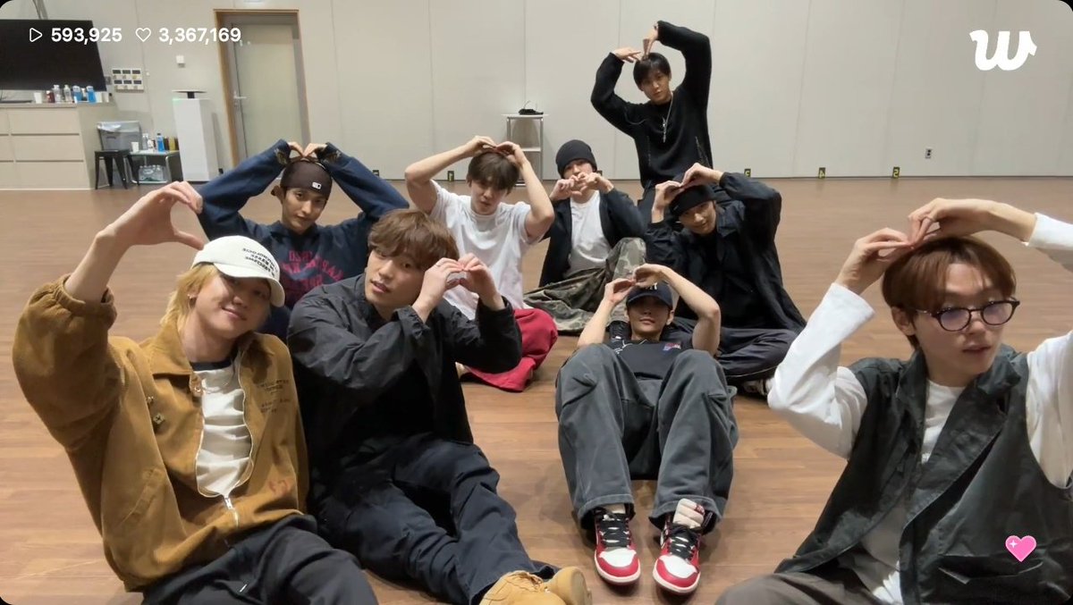 marhoonanime🔛🔝 tweet media