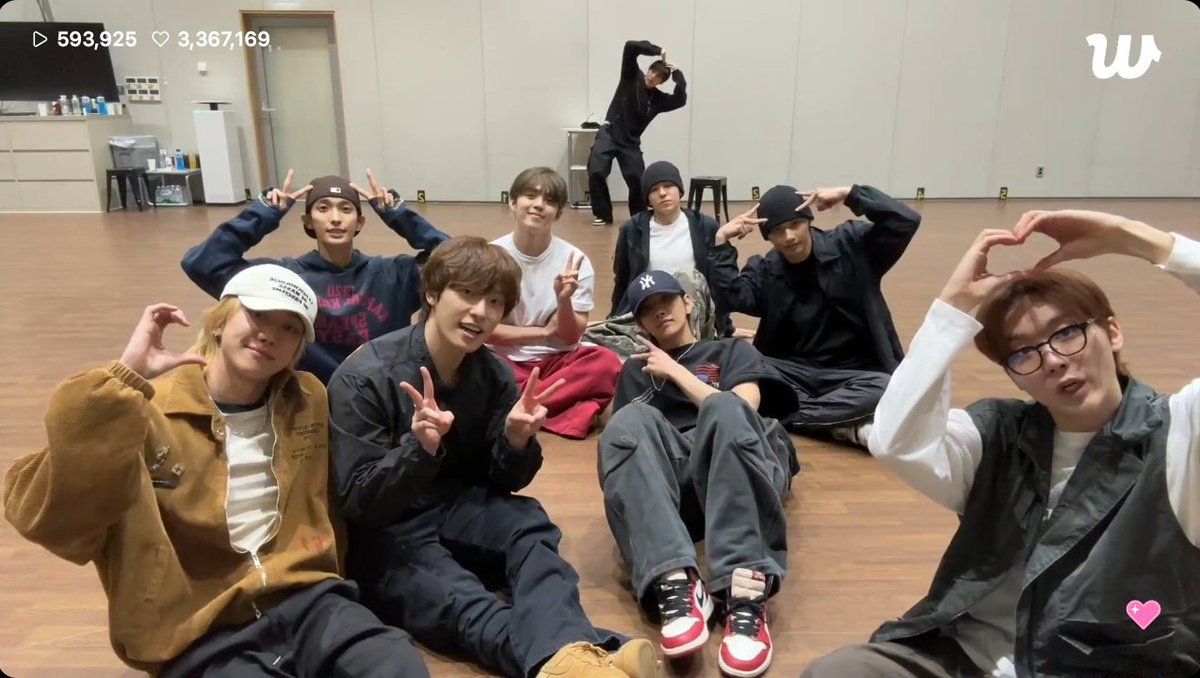 marhoonanime🔛🔝 tweet media