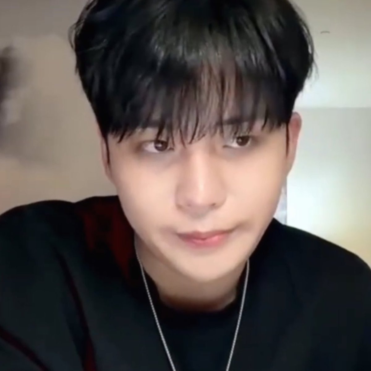 딴굴떵글 tweet media