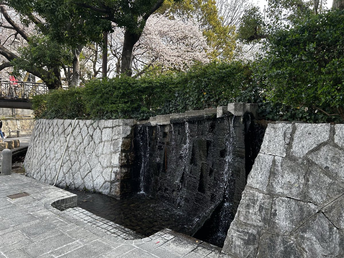 かみしたともや tweet media