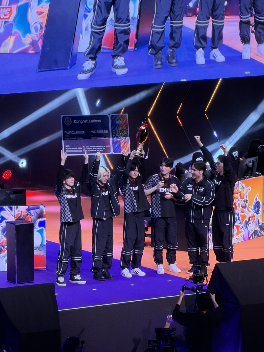 Ekano_unite's tweet photo. FENNELおめ！！！！！
REJECTもガチつよかった
ハンデ無しのBO3だったら勝ってるもんね！？ https://t.co/896JnhZKlx
