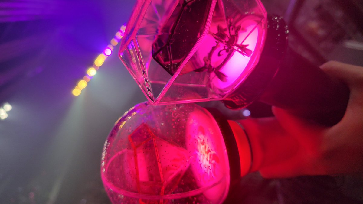 れみこ tweet media