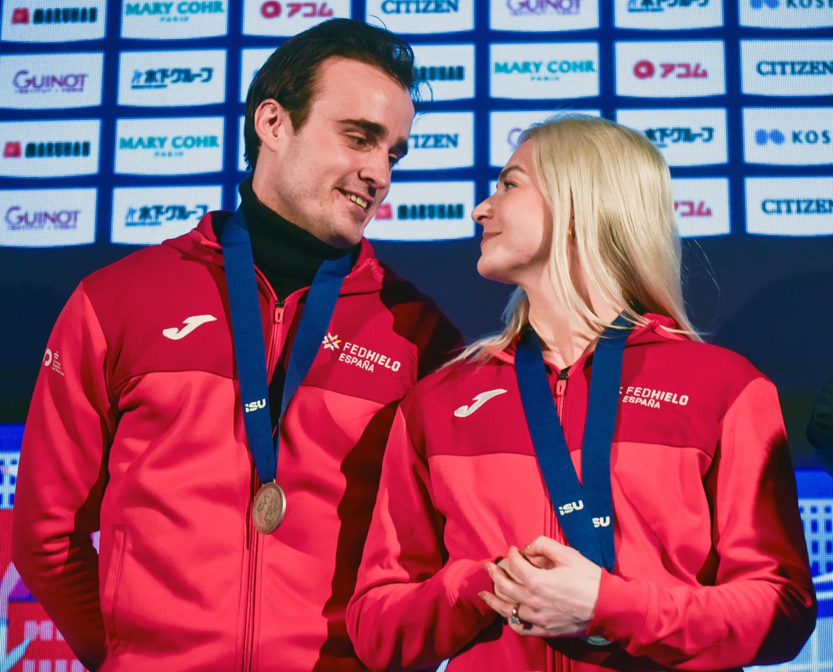 Hielo Español tweet media