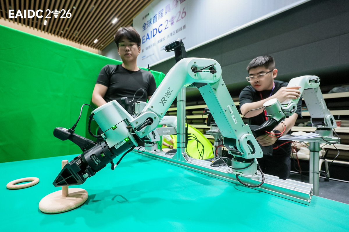 XSquareRobot's tweet image. Awards incoming. Every line of code, every robot move counts.
Teams from Tsinghua, PKU, and around the world are pushing to the limit.

Let’s make these last hours count. YOU’VE GOT THIS! 

#EAIDC2026 #EmbodiedAI #Shenzhen #Hackathon