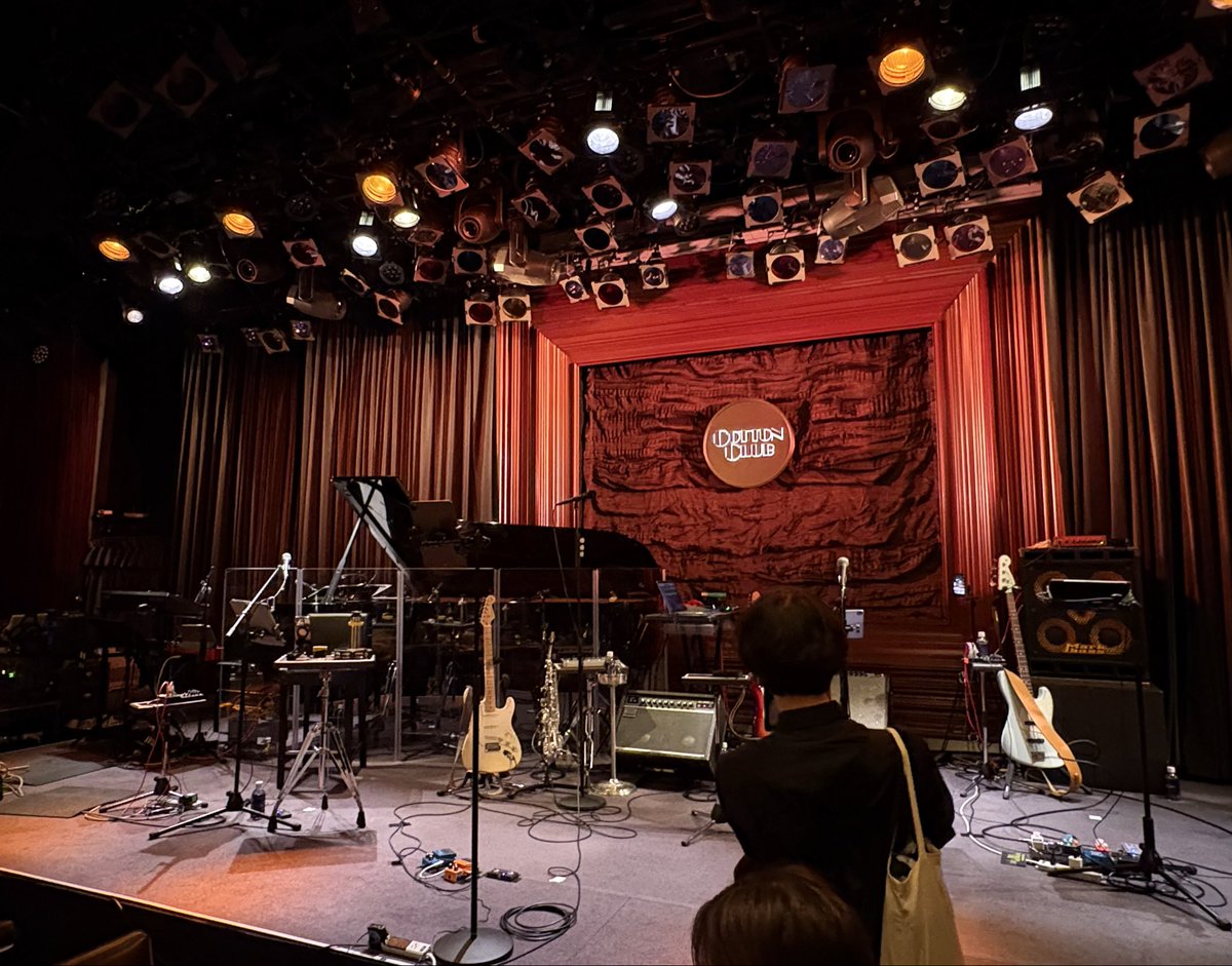 rhp__b's tweet photo. 今日はLUCKY TAPES
本当にアレンジが良いし、新体制バンドの雰囲気も打ち解けていってる感じしてなんだか嬉しい

グランドピアノのソロめちゃくちゃカッコよかったなー 
また聴きたい https://t.co/ldrPILEokJ