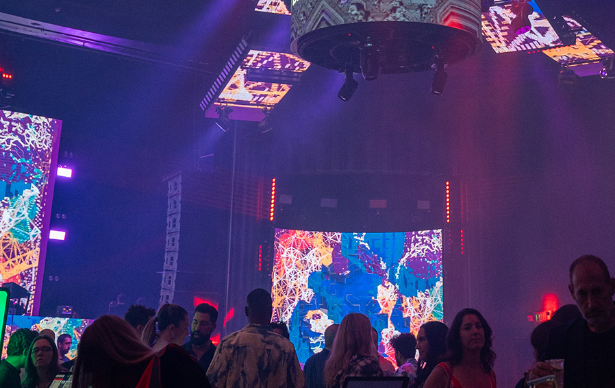 V4wEnko's tweet image. It is only one yet able for starting bid - the abstraction serries which was showcased during Miami #ArtBasel 2025 at the @NolchaShows event

"Multicomponent LAA23-8"
on @TransientLabs 1/1  ERC7160TL: transient.xyz/nfts/ethereum/…