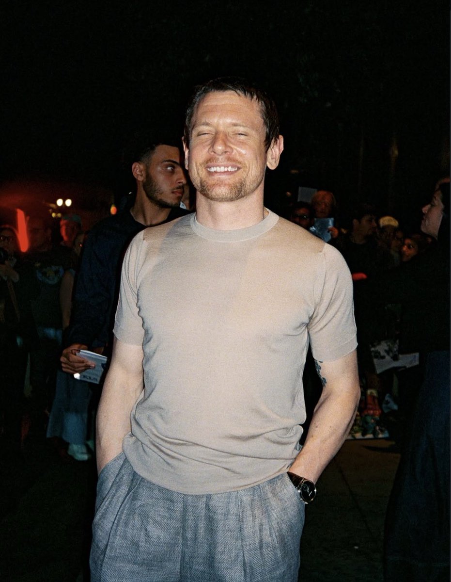 jack o’connell’s left pinky tweet media