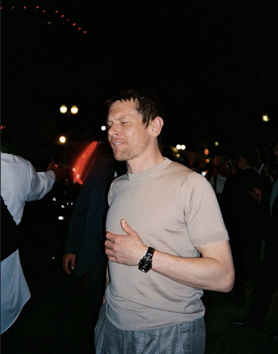 jack o’connell’s left pinky tweet media