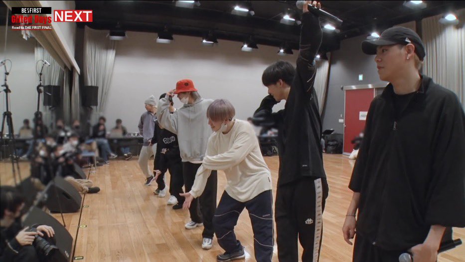 𝖠𝖨 🐧🎁 tweet media