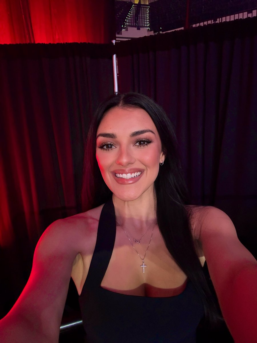 Alexis Wilkins tweet media