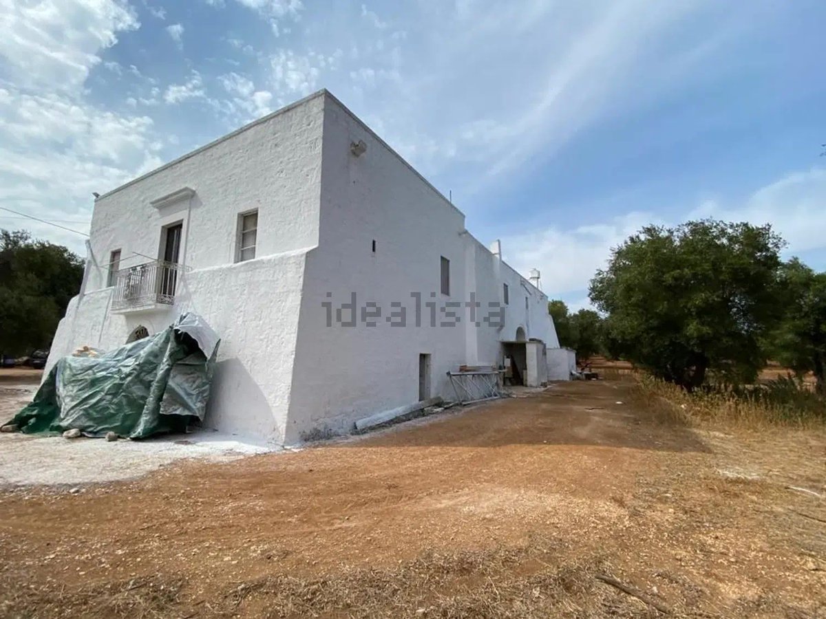 The Italian Exit tweet media