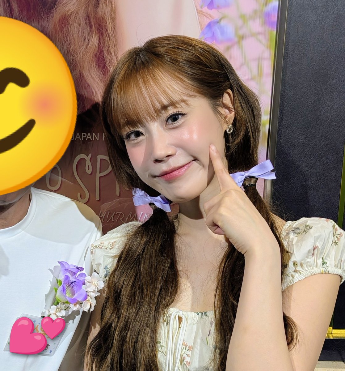 KikunSeung's tweet photo. 2026 YOUNG JI JAPAN FAN MEETING
「Hello, Spring with HURMING」
急遽、会場隣のルミネで購入して良かった! 2ショの時も団体写真の時もヨンジちゃんから、花可愛いって言ってもらえ、最後には👍も貰えた💕
@youngjijjang2ya
#YOUNGJI #ヨンジ #허영지
#HURMING https://t.co/msz8hSGdO6