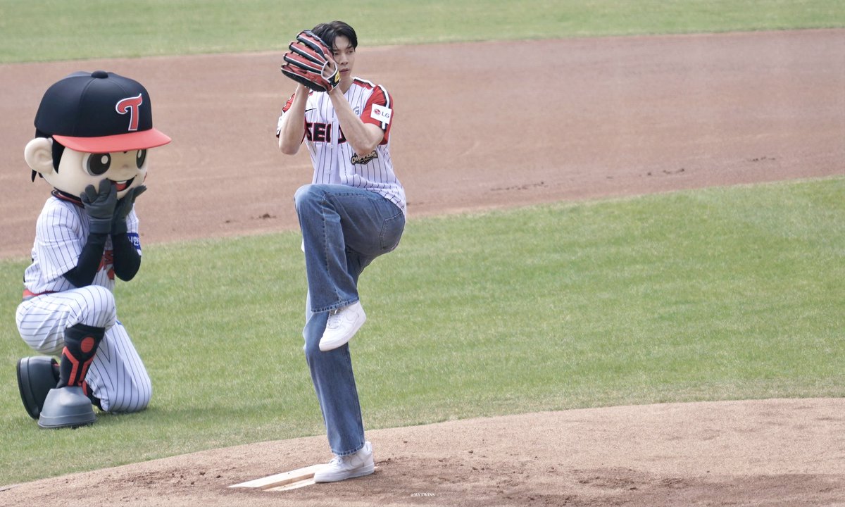 my_twins tweet media