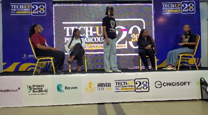 cindyeze23's tweet photo. I had a great time at Tech-Up PH yesterday ❤️. 

I had the chance to interview several attendees and hear their thoughts on the tech space. Later on, I moved to the stage to speak as a Logistics Analyst for a Data Analytics Q&amp;A session 

#TechupPH #LogisticsAnalyst https://t.co/V5pP5aGzgJ