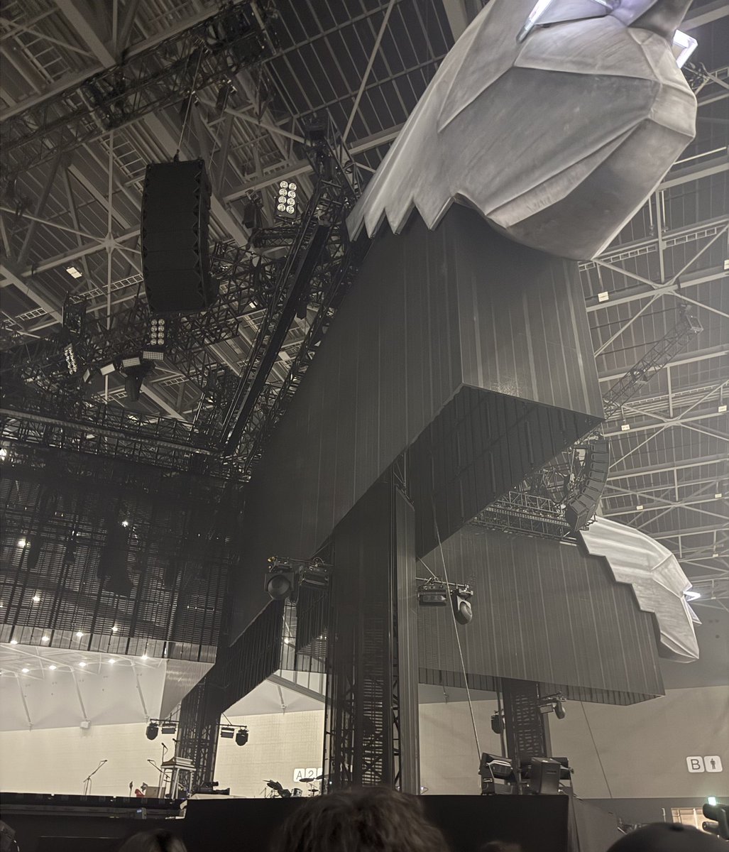 Rina👑 tweet media