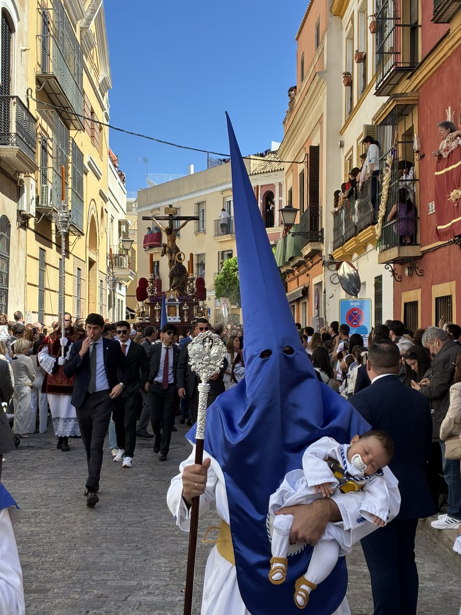 damasobeigbeder's tweet photo. Semana Santa. https://t.co/WSnREPfOy6