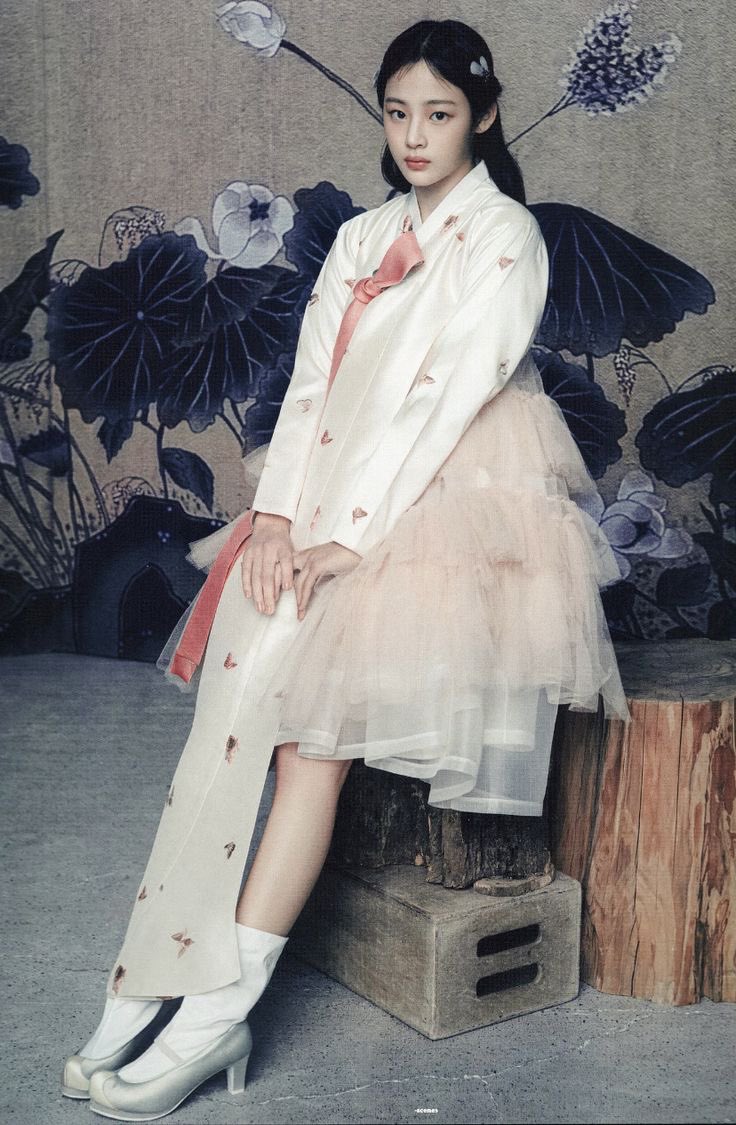 ella౨ৎ tweet media