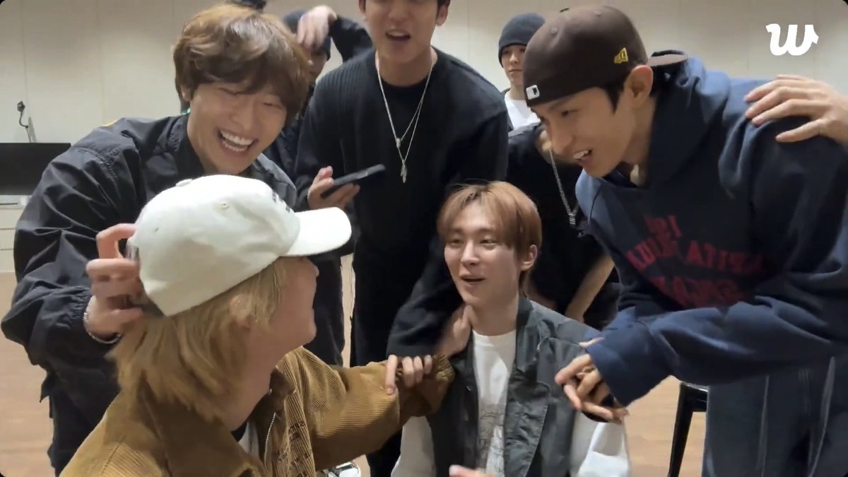 pastelmoon ✈︎ tweet media