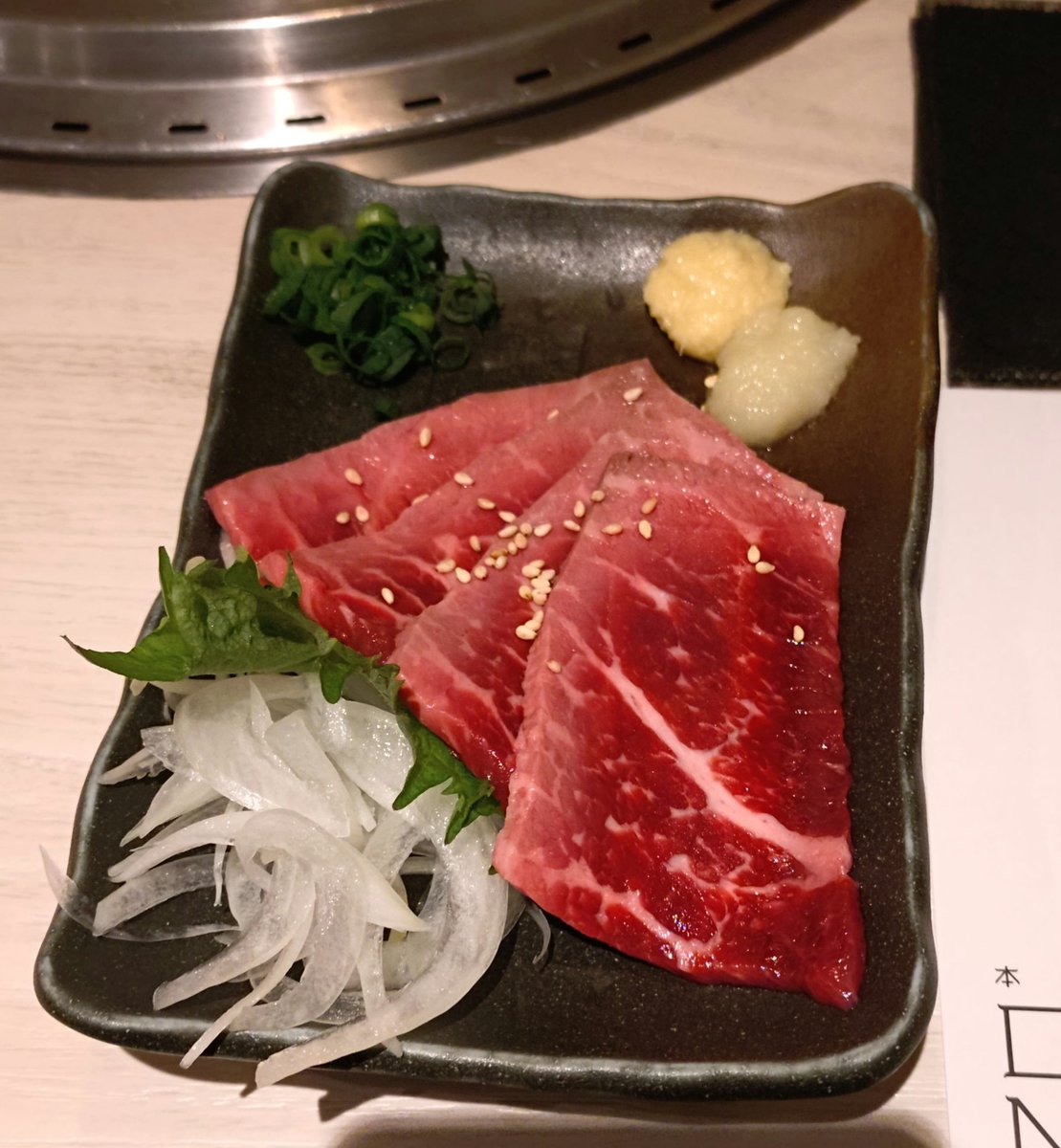 とゆーことで、こちらも今日！ 白石城とそこの美味しいソフトと、仙台の美味しい牛たんと牛刺しです。牛たんは「スタッフが焼きますか？」て言ってくれて、食い気味に「はい！」っつっちゃった笑 おいしかったな〜〜〜