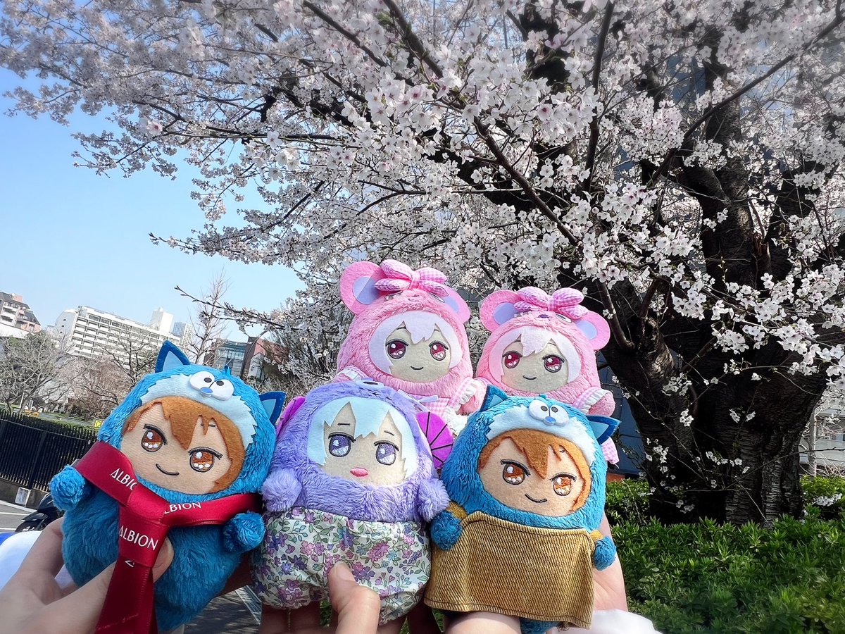 まかろん tweet media