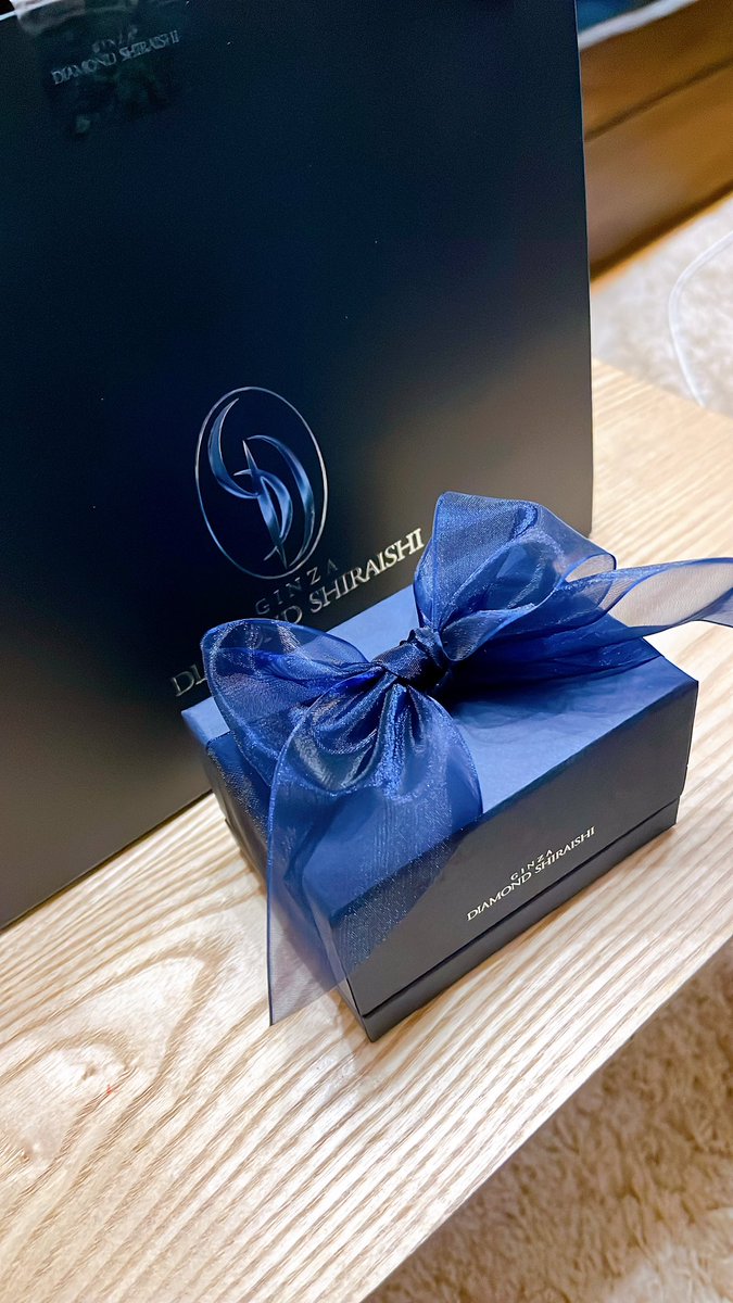 かるぼん tweet media