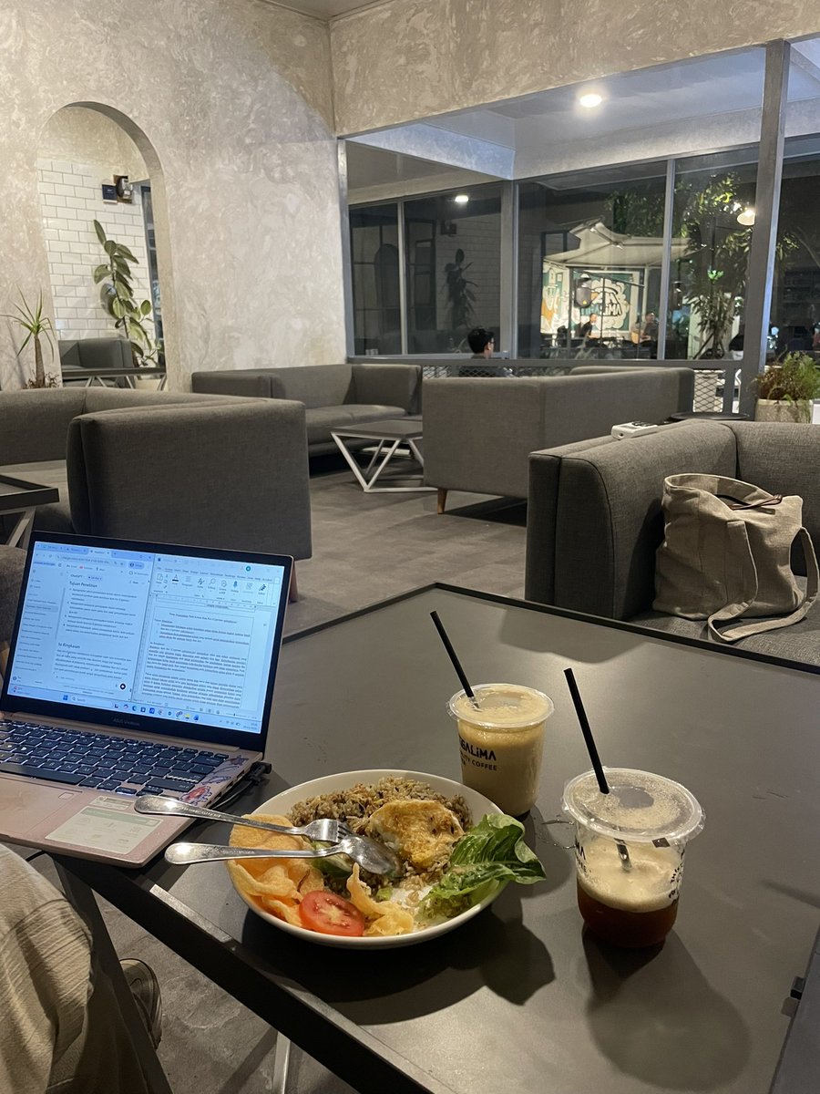 Shush_urboi 🦈 tweet media