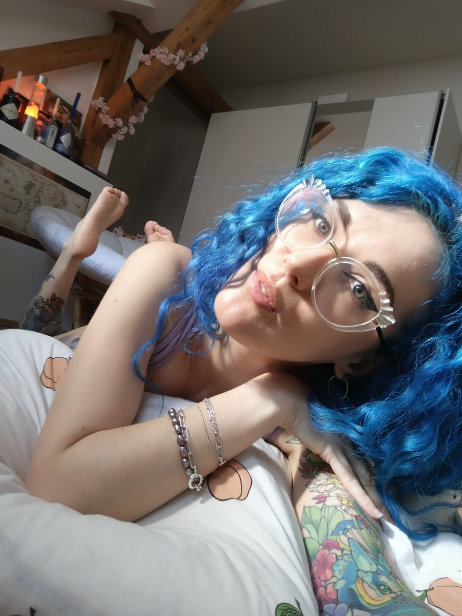 haelle.xo tweet media