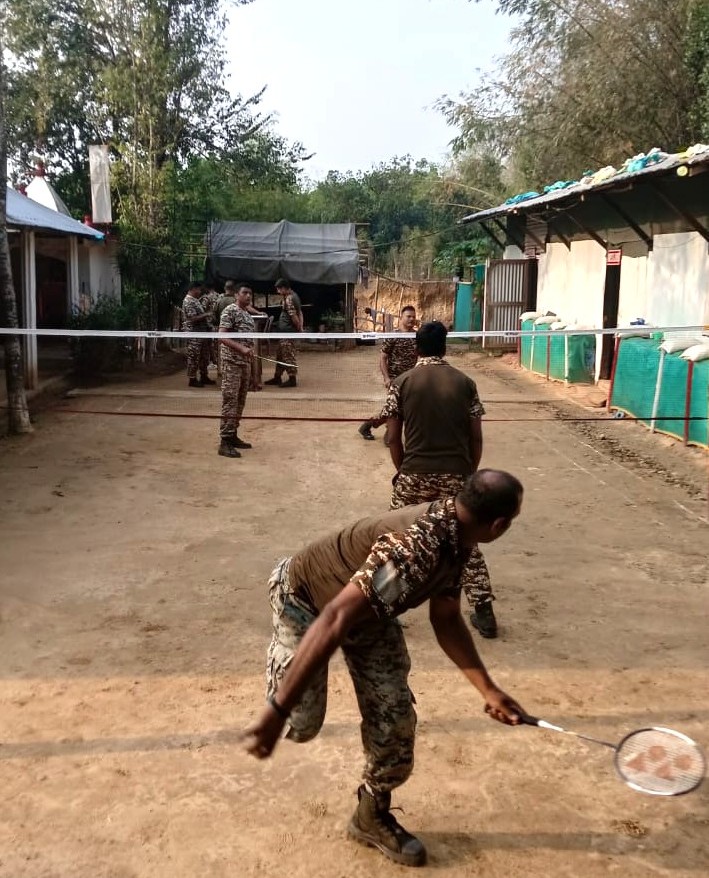 2Diphu's tweet photo. Jawans of 20 Bn CRPF at Jiribam, Manipur unwind after a long day by playing their favourite games—volleyball, badminton and carrom. Helping them beat stress, boost coordination and share moments of fun. 🇮🇳💪 #CRPF #Manipur #Jiribam #Fitness #MoraleBoost https://t.co/gzZnHXhWNK